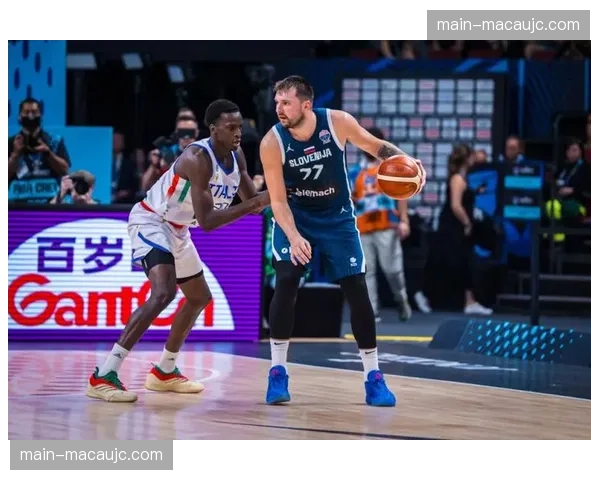 独行侠东契奇单核驱动体系 场均33.4分支撑进攻