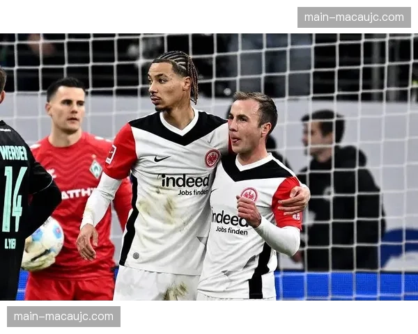 法兰克福中场格策保持健康状态 成为球队伤病潮中稳定核心